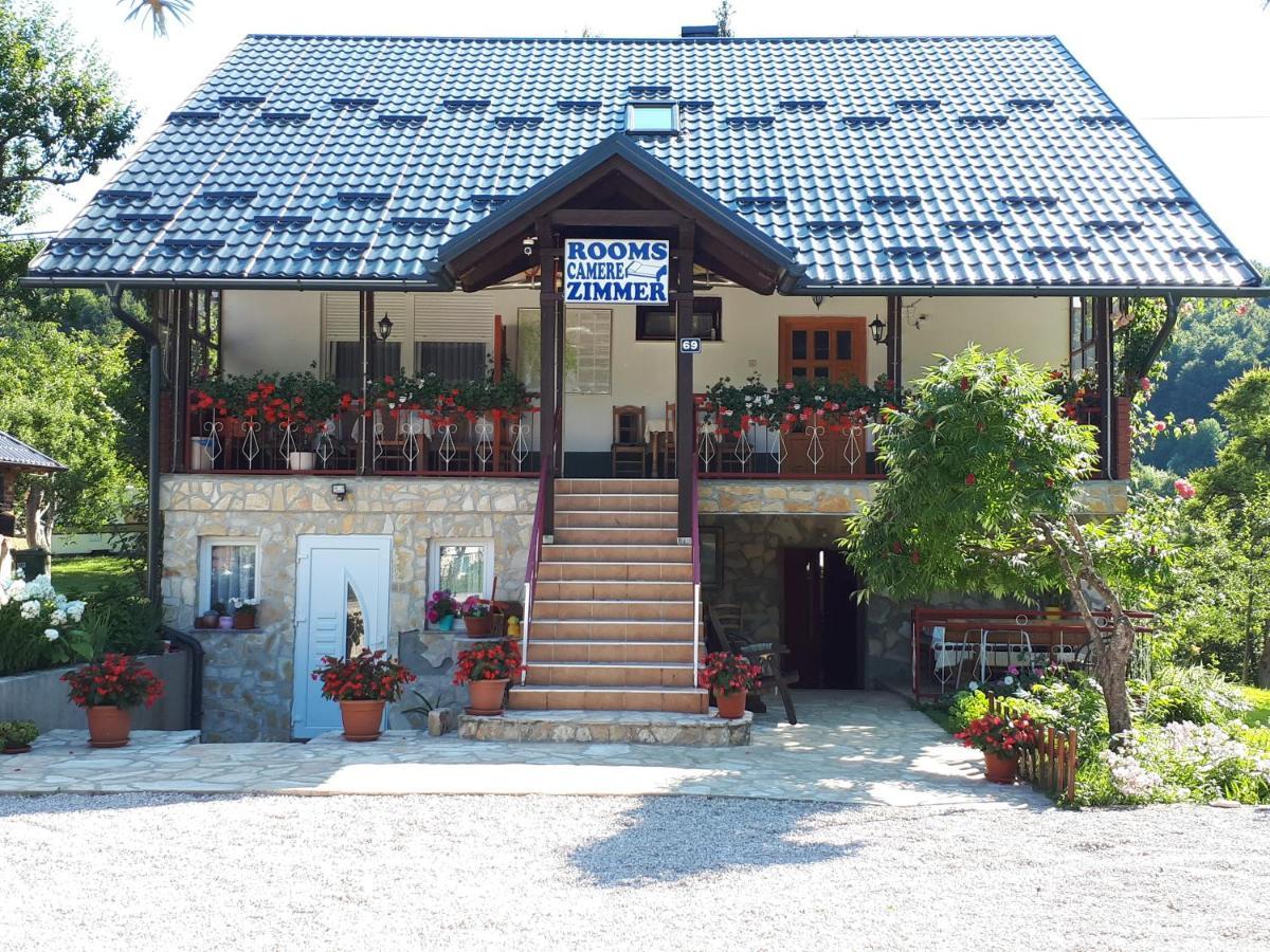 Guest House Family Varda Plitvice Lakes Plitvicka Jezera Ngoại thất bức ảnh