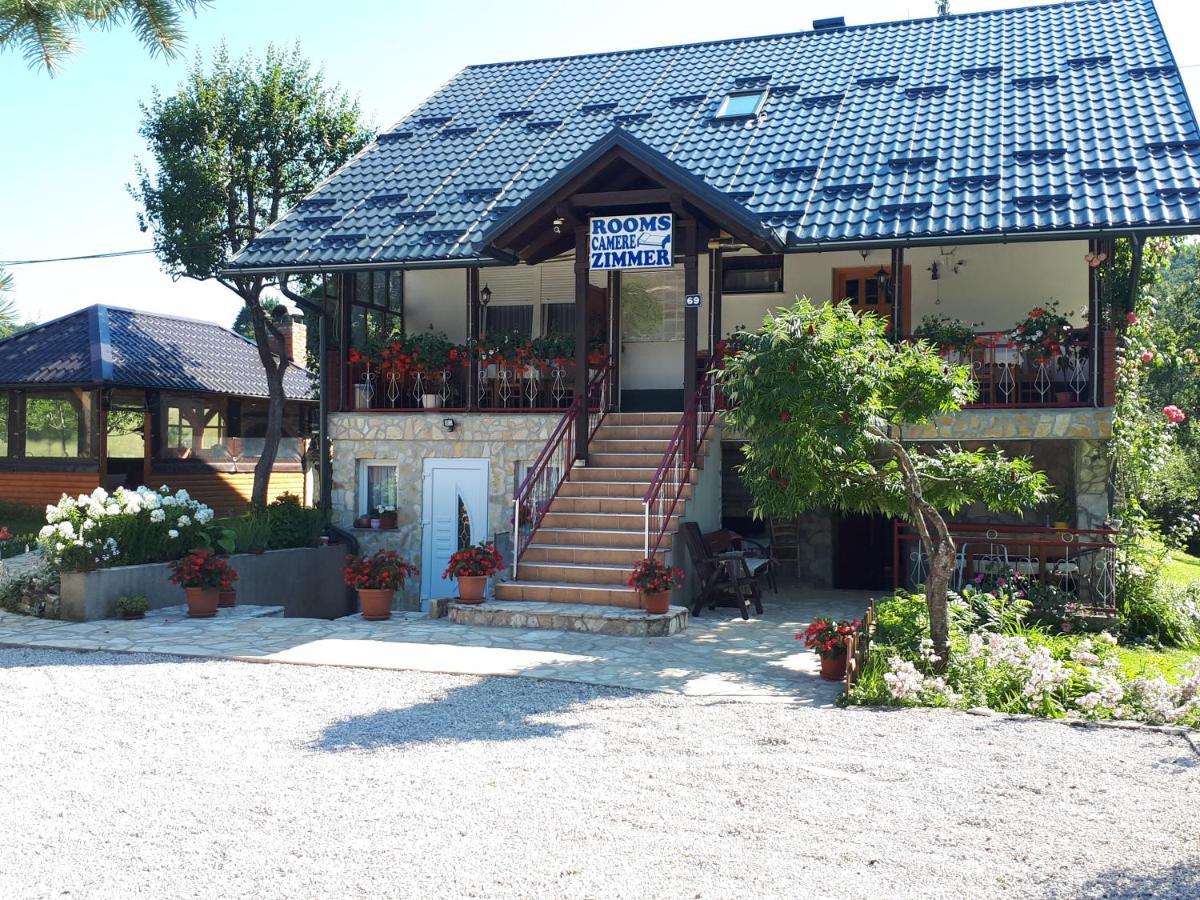 Guest House Family Varda Plitvice Lakes Plitvicka Jezera Ngoại thất bức ảnh