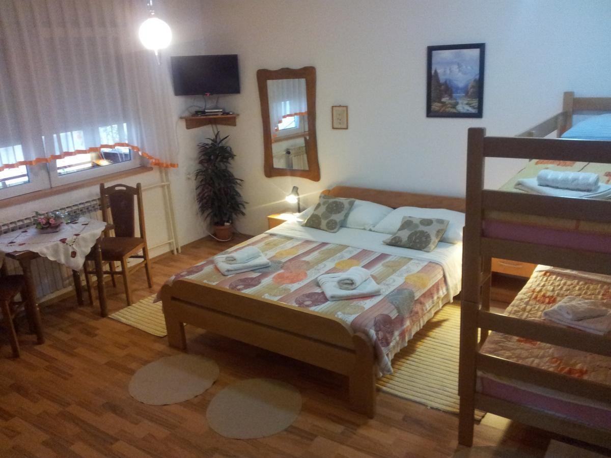 Guest House Family Varda Plitvice Lakes Plitvicka Jezera Ngoại thất bức ảnh